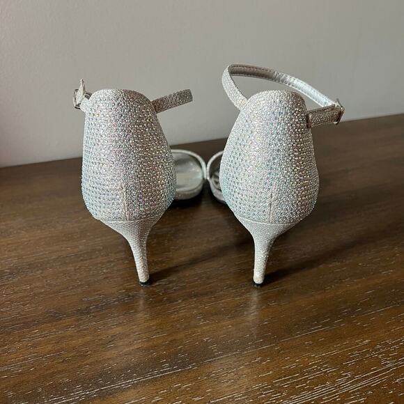 Pierre Dumas Woman’s Margaret 3 Silver 3” Heels Ankle Strap Dress Shoe- Size 9M - Picture 3 of 12